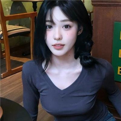 穿一只红鞋的男人